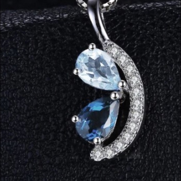 Sterling silver pear shaped Topaz necklace - Picture 4 of 4